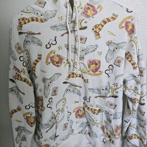 Warner Bros. White and Red Patterned Sweater